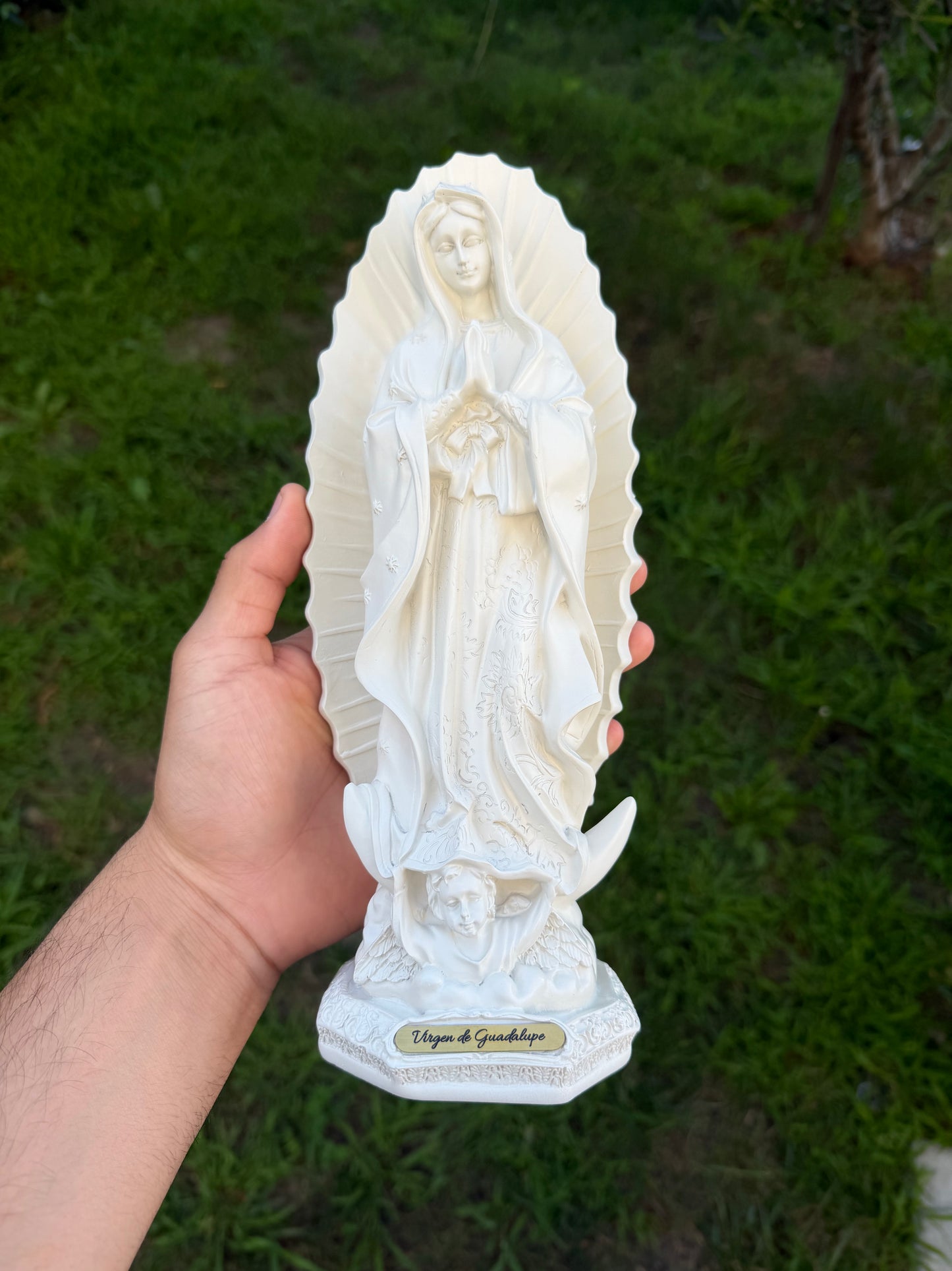 Virgen Mary Statue