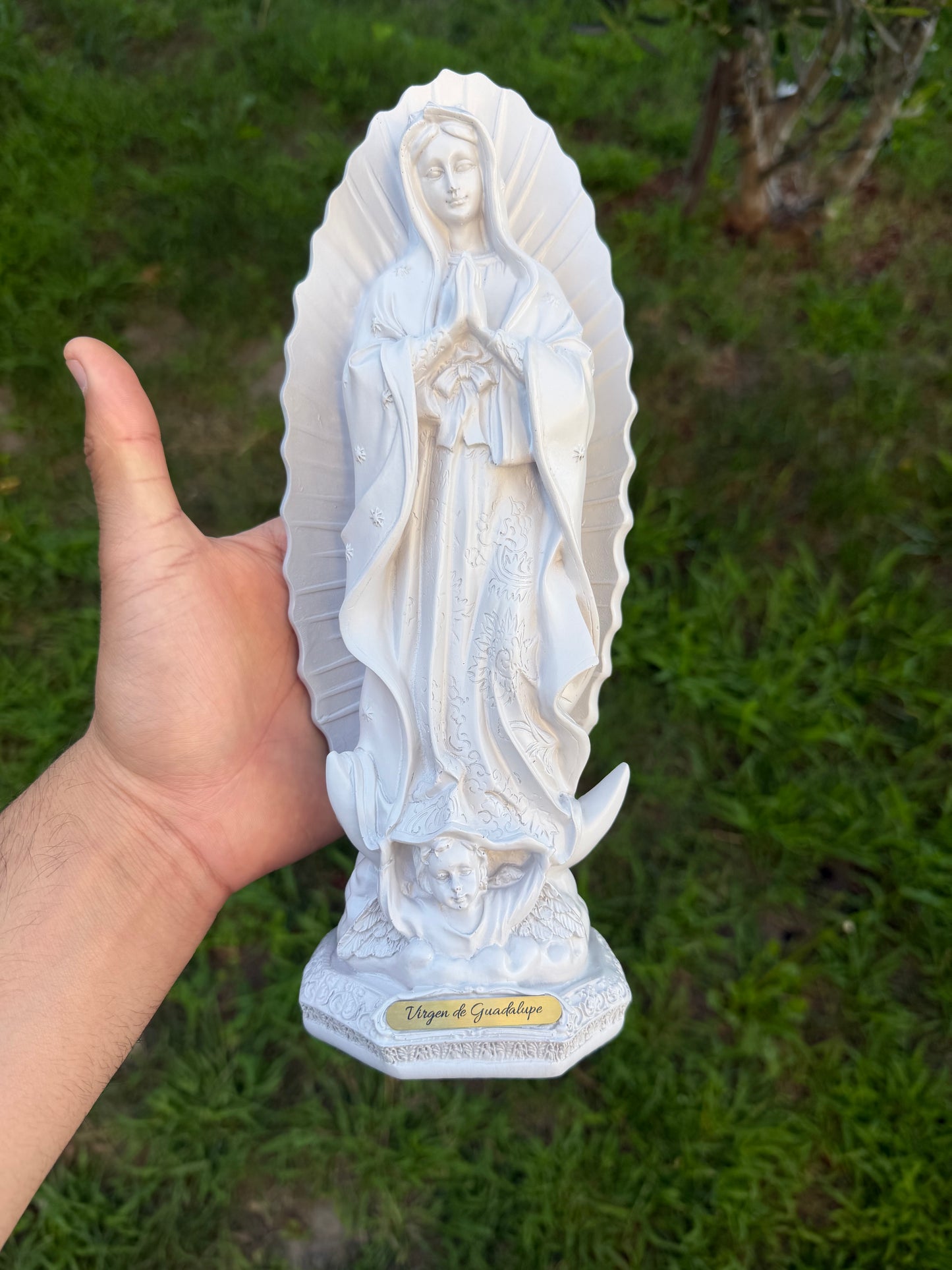 Virgen Mary Statue